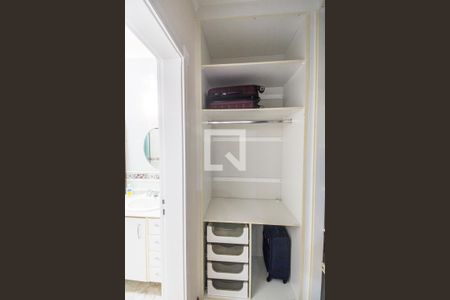 Casa de condomínio para alugar com 600m², 6 quartos e 6 vagasCloset da suíte 3