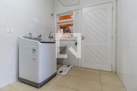 Casa de condomínio para alugar com 600m², 6 quartos e 6 vagasÁrea de Serviço