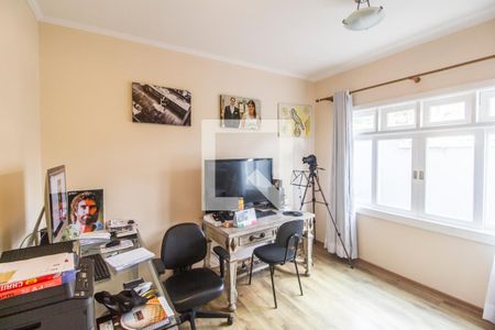 Casa de condomínio para alugar com 600m², 6 quartos e 6 vagasEscritório