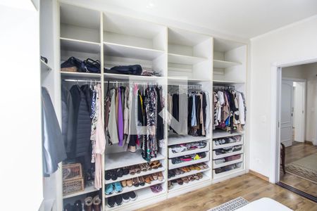 Casa de condomínio para alugar com 600m², 6 quartos e 6 vagasCloset da suíte 1