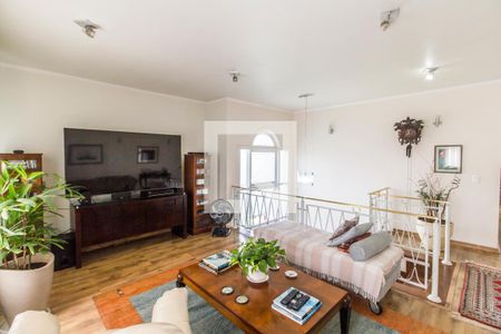 Casa de condomínio para alugar com 600m², 6 quartos e 6 vagasSala de TV