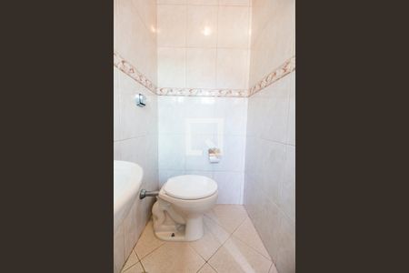 Casa de condomínio para alugar com 600m², 6 quartos e 6 vagasBanheiro de serviço