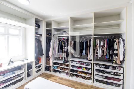 Casa de condomínio para alugar com 600m², 6 quartos e 6 vagasCloset da suíte 1