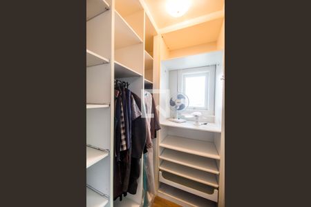 Casa de condomínio para alugar com 600m², 6 quartos e 6 vagasCloset da suíte 2