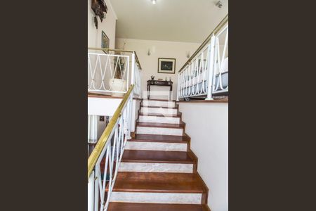 Casa de condomínio para alugar com 600m², 6 quartos e 6 vagasEscada