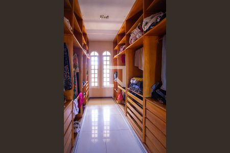 Casa para alugar com 511m², 4 quartos e 5 vagasCloset da Suíte 4