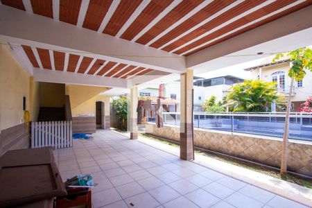 Casa para alugar com 511m², 4 quartos e 5 vagasQuintal