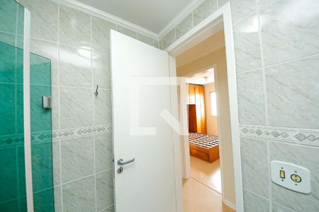 Banheiro de apartamento à venda com 3 quartos, 70m² em Vila Bancaria, São Paulo
