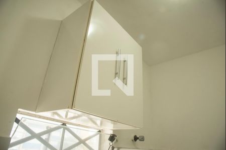 Banheiro de kitnet/studio para alugar com 1 quarto, 50m² em Mirandópolis, São Paulo