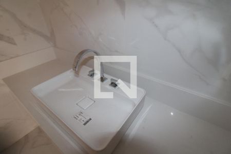 Apartamento à venda com 353m², 5 quartos e 4 vagasQuarto 2 - Banheiro