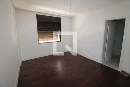 Apartamento à venda com 353m², 5 quartos e 4 vagasQuarto 2