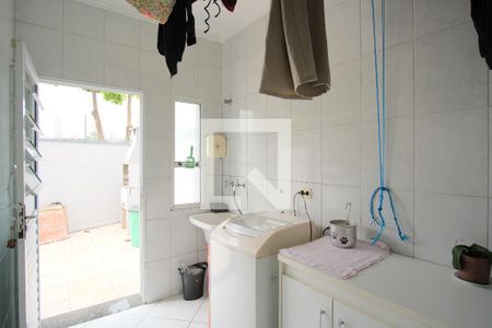 Casa à venda com 250m², 3 quartos e 2 vagasÁrea de Serviço