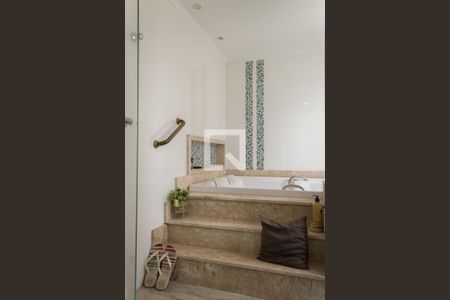 Apartamento à venda com 245m², 3 quartos e 4 vagasBanheiro da suíte 1