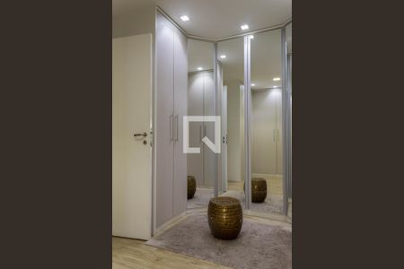 Apartamento à venda com 245m², 3 quartos e 4 vagasCloset da suíte 1
