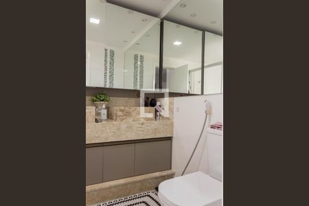 Apartamento à venda com 245m², 3 quartos e 4 vagasBanheiro da suíte 1