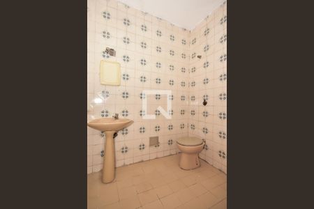 Casa à venda com 176m², 3 quartos e 2 vagas Casa à venda com 176m², 3 quartos e 2 vagasBanheiro