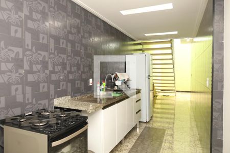 Casa à venda com 330m², 6 quartos e 5 vagasCozinha