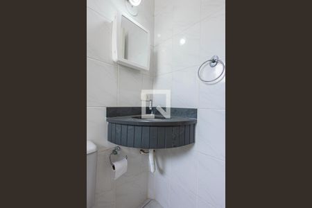 Casa para alugar com 110m², 2 quartos e 1 vaga Casa para alugar com 110m², 2 quartos e 1 vagaBanheiro