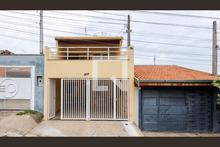Casa para alugar com 110m², 2 quartos e 1 vaga Casa para alugar com 110m², 2 quartos e 1 vagaFachada