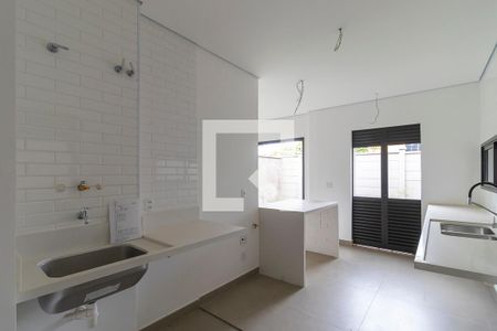 Casa de condomínio à venda com 138m², 3 quartos e 2 vagasCozinha e área de serviço