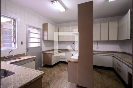 Casa à venda com 333m², 4 quartos e 2 vagasCozinha