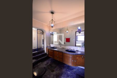 Casa à venda com 333m², 4 quartos e 2 vagasBanheiro do Quarto 2