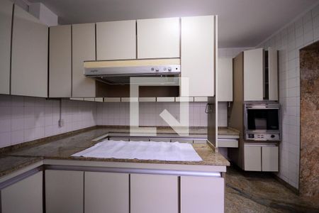 Casa à venda com 333m², 4 quartos e 2 vagasCozinha