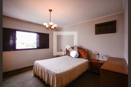 Casa à venda com 333m², 4 quartos e 2 vagasQuarto 2 - Suíte