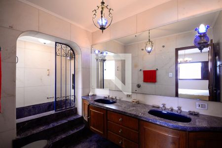 Casa à venda com 333m², 4 quartos e 2 vagasBanheiro do Quarto 2