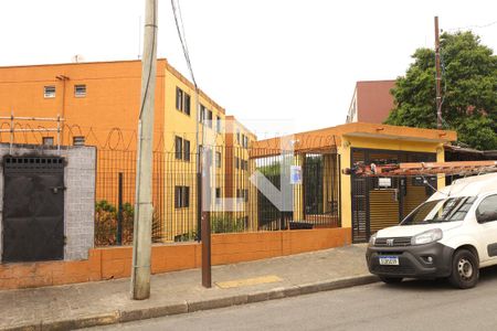 Apartamento para alugar com 67m², 3 quartos e 2 vagas Apartamento para alugar com 67m², 3 quartos e 2 vagasÁrea comum - Placa instalada na grade do condomínio