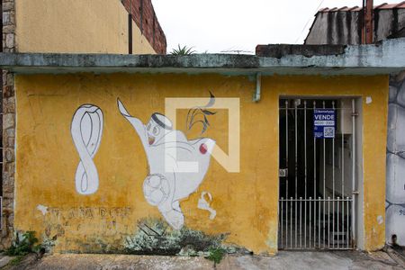 Casa à venda com 151m², 3 quartos e sem vaga Casa à venda com 151m², 3 quartos e sem vagaFachada