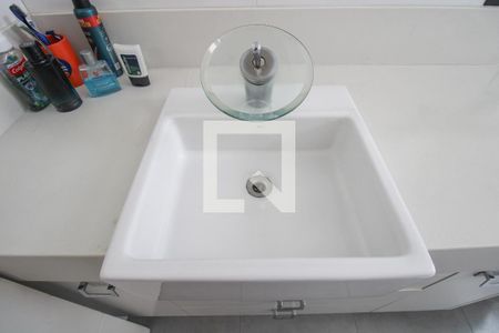 Casa à venda com 330m², 5 quartos e 3 vagas Casa à venda com 330m², 5 quartos e 3 vagasBanheiro do Quarto 4 (suíte)