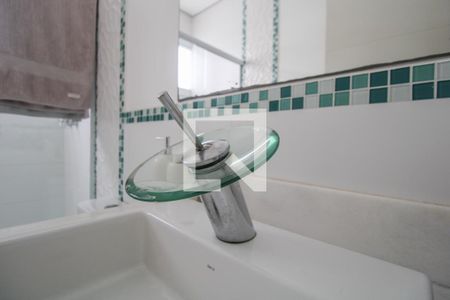 Casa à venda com 330m², 5 quartos e 3 vagas Casa à venda com 330m², 5 quartos e 3 vagasBanheiro social