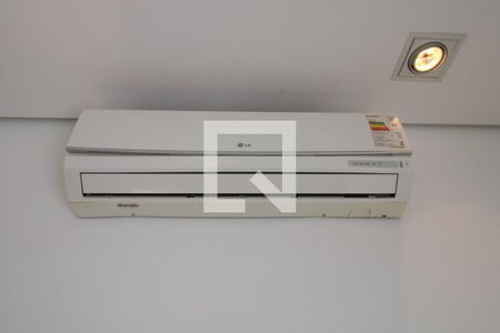 Casa à venda com 330m², 5 quartos e 3 vagas Casa à venda com 330m², 5 quartos e 3 vagasQuarto 2