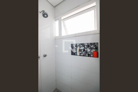 Casa à venda com 330m², 5 quartos e 3 vagas Casa à venda com 330m², 5 quartos e 3 vagasBanheiro do Quarto 4 (suíte)