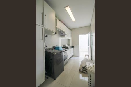 Casa à venda com 330m², 5 quartos e 3 vagas Casa à venda com 330m², 5 quartos e 3 vagasÁrea de Serviço