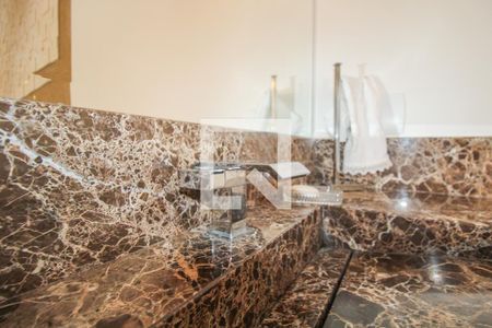 Casa à venda com 330m², 5 quartos e 3 vagas Casa à venda com 330m², 5 quartos e 3 vagasLavabo