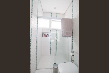 Casa à venda com 330m², 5 quartos e 3 vagas Casa à venda com 330m², 5 quartos e 3 vagasBanheiro social