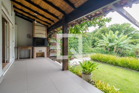 Casa à venda com 240m², 3 quartos e 2 vagas Casa à venda com 240m², 3 quartos e 2 vagasQuintal