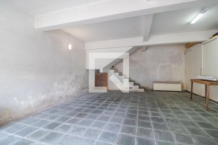 Casa à venda com 240m², 3 quartos e 2 vagas Casa à venda com 240m², 3 quartos e 2 vagasGaragem