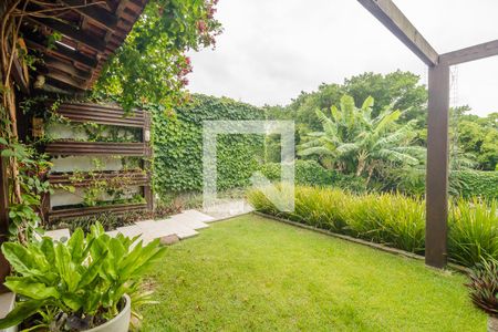 Casa à venda com 240m², 3 quartos e 2 vagas Casa à venda com 240m², 3 quartos e 2 vagasQuintal