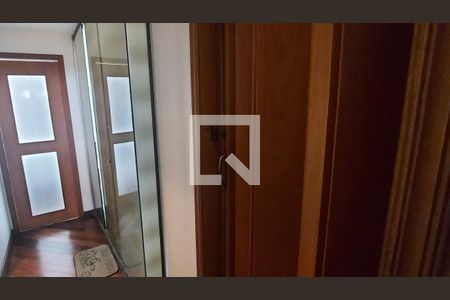 Casa à venda com 353m², 3 quartos e 6 vagas Casa à venda com 353m², 3 quartos e 6 vagasQuarto