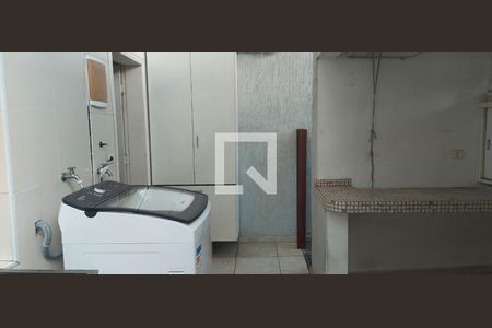 Casa à venda com 353m², 3 quartos e 6 vagas Casa à venda com 353m², 3 quartos e 6 vagasLavanderia