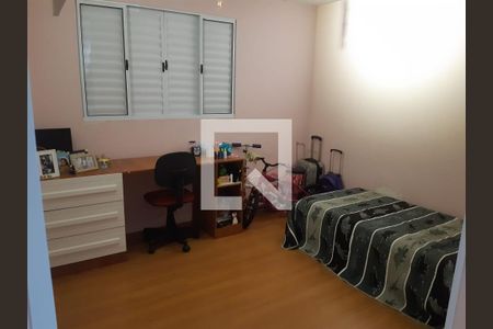 Casa à venda com 353m², 3 quartos e 6 vagas Casa à venda com 353m², 3 quartos e 6 vagasQuarto