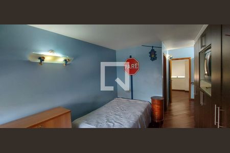 Casa à venda com 353m², 3 quartos e 6 vagas Casa à venda com 353m², 3 quartos e 6 vagasQuarto