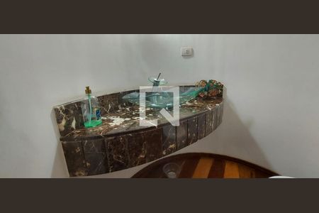 Casa à venda com 353m², 3 quartos e 6 vagas Casa à venda com 353m², 3 quartos e 6 vagasBanheiro