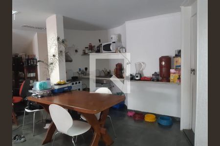 Casa à venda com 353m², 3 quartos e 6 vagas Casa à venda com 353m², 3 quartos e 6 vagasCozinha