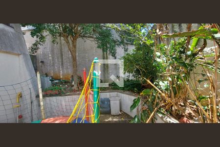 Casa à venda com 353m², 3 quartos e 6 vagas Casa à venda com 353m², 3 quartos e 6 vagasÁrea Externa