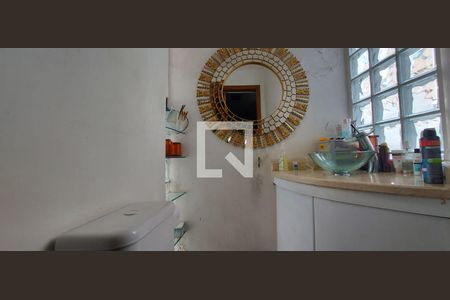 Casa à venda com 353m², 3 quartos e 6 vagas Casa à venda com 353m², 3 quartos e 6 vagasBanheiro