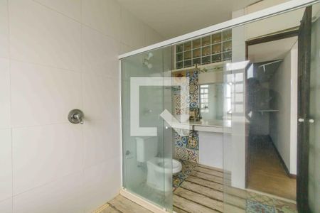 Casa de condomínio à venda com 469m², 4 quartos e 4 vagas Casa de condomínio à venda com 469m², 4 quartos e 4 vagasBanheiro da Suíte 1